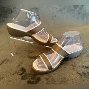 EUC Beige/Tan Strappy Croc Wedge Sandals Size 8